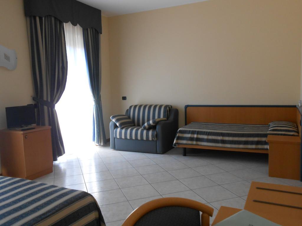 Albergo Villa Eva Costermano sul Garda Zimmer foto